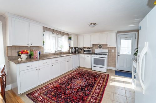 53 Standish Ave, Plymouth MA 02360-4165 exterior