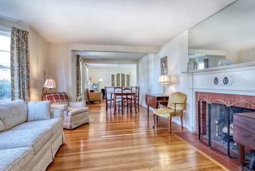 8 Van Brunt Ave, Dedham, MA 02026-3014