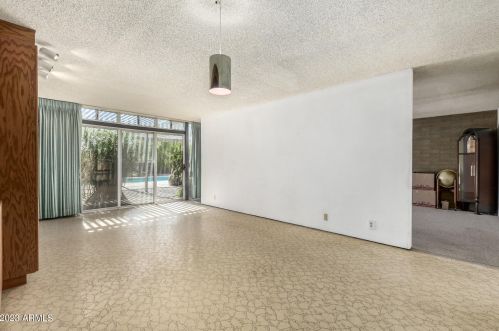 4400 15th Ave, Phoenix AZ 85015-4755 exterior