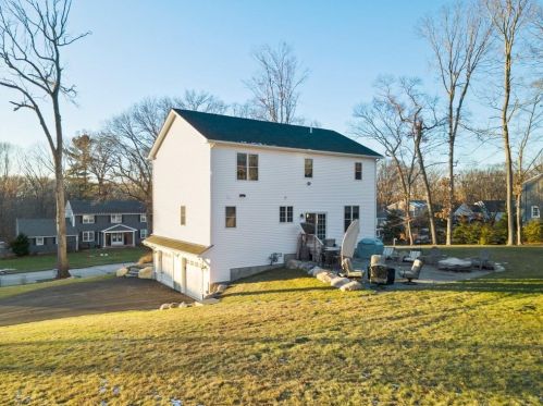 106 Gregory Dr, Seekonk MA  02771-4308 exterior