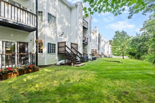 116 Tall Oaks Dr, Weymouth MA  02190-3513 exterior