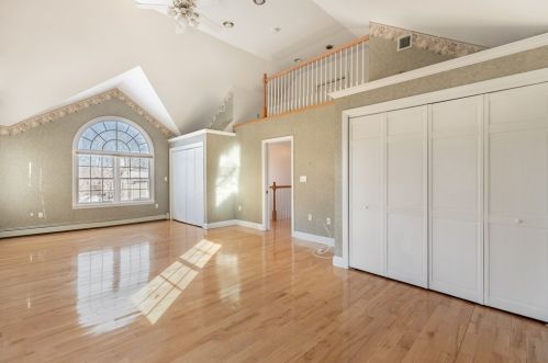 24 Harvey Ln, Whitman MA 02382-1948 exterior