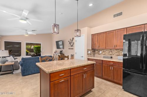 2029 Angela Dr, Phoenix AZ 85032-2351 exterior