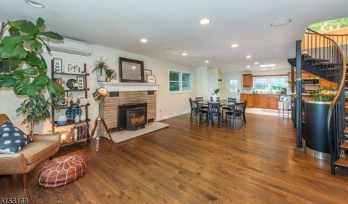 440 Stonetown Rd, Skyline Lakes NJ  07456-1200 exterior