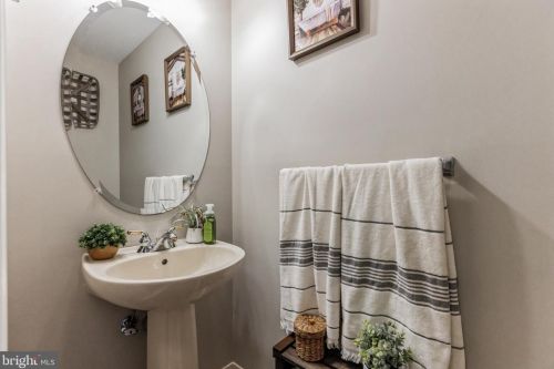 2405 Beacon Hl Dr, Erial NJ 08081-1106 exterior