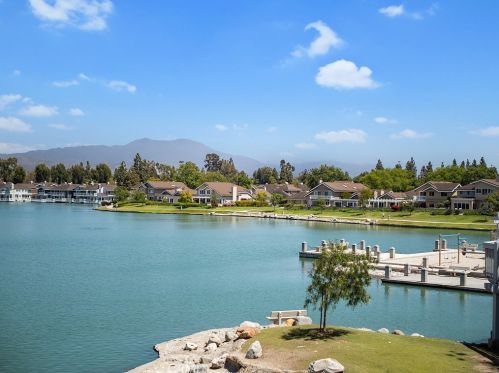 2 Bayfield, Irvine CA  92614-7907 exterior