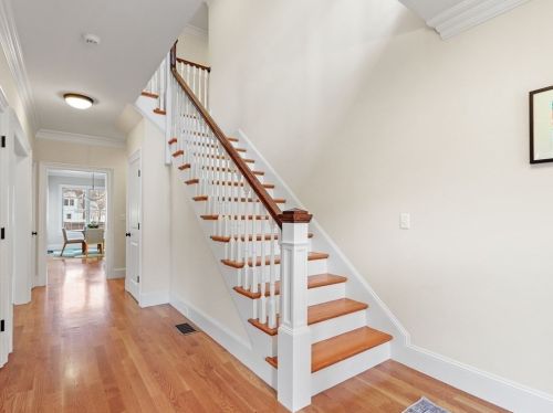 51 Mann Ave, Needham MA 02492-4533 exterior