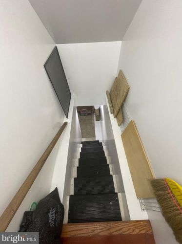 1239 6 St, Philadelphia PA 19140-4561 exterior