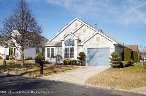 11 Manchester Ct, Jackson Twp NJ 08527-3972 exterior