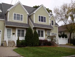 131 Carlisle St, Newton, MA 02459-2381