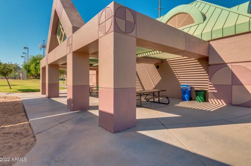 1004 Amberwood Dr, Phoenix AZ  85048-1937 exterior