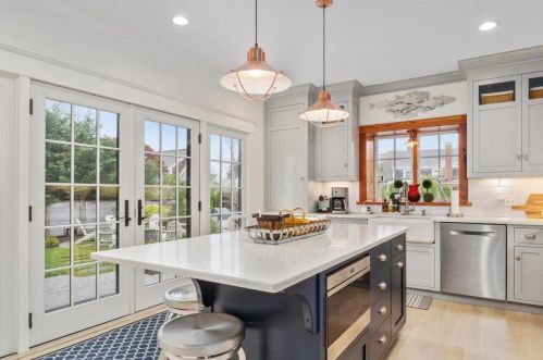 125 Seaview St, Chatham MA 02633-2330 exterior