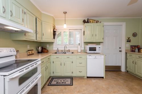 49 Linebrook Rd, Ipswich, MA 01938-2900