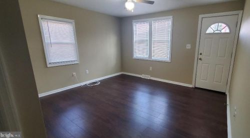 932 Dover Rd, West Deptford, NJ 08093-1713