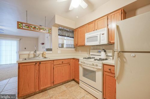 1421 Tristram Cir, West Deptford NJ 08051-2264 exterior