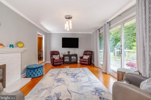 237 Elm Ave, West Deptford NJ 08051-1506 exterior