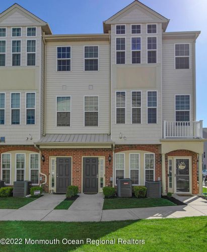 42 Kyle Dr, Tinton Falls NJ  07712-7536 exterior