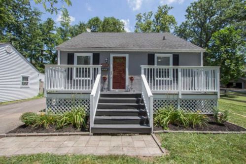 409 Wood Rd, Louisville KY  40222-4849 exterior