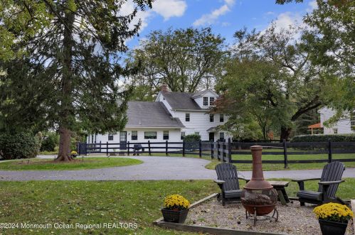 215 Silverside Ave, Little Silver NJ 07739-1713 exterior