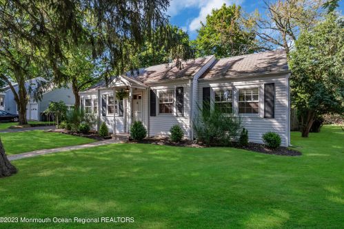 410 Belmont Ave, Tinton Falls NJ 07712-4706 exterior