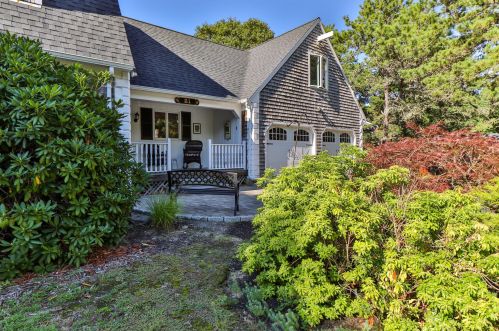 21 Mary Beth Ln, Harwich MA 02645-1326 exterior