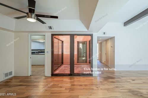 237 Denton Ln, Phoenix AZ 85014-2676 exterior