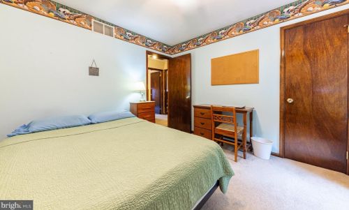 34 Pelham Dr, West Deptford NJ 08051-1736 exterior