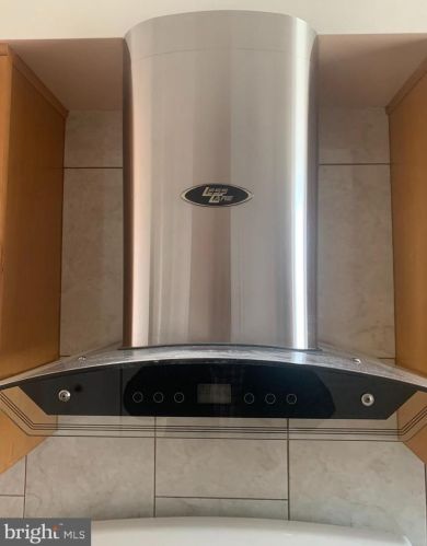 6822 Loretto Ave, Philadelphia PA 19111-5844 exterior