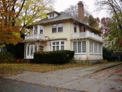 607 Commonwealth Ave, Newton, MA 02459-1628