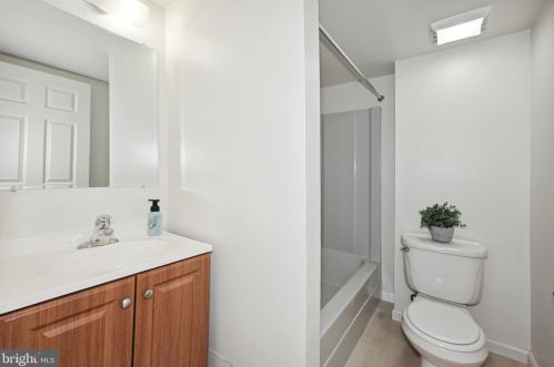 821 Columbia Blvd, West Deptford NJ 08063-1204 exterior