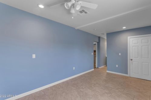 2845 Bethany Home Rd, Phoenix AZ 85015-1940 exterior