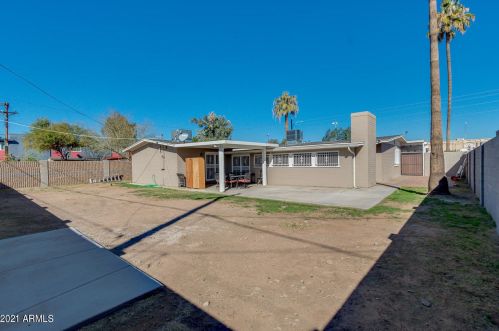 3825 Elm St, Phoenix AZ 85033-2112 exterior