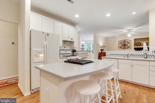 5424 Wooded Way, Columbia MD 21044-5722 exterior