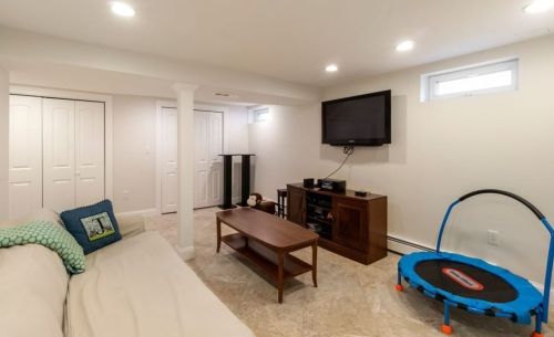 100 Kimball Rd, Dedham MA 02026-3727 exterior