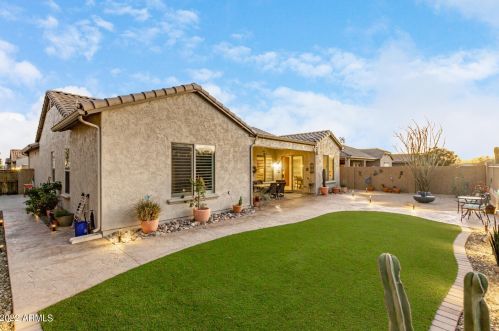 1816 Eagle Talon Trl, Phoenix AZ 85085-5344 exterior