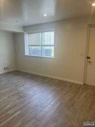 602 Bergen St, East Newark NJ  07029-2208 exterior