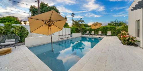 6846 13th Pl, Phoenix AZ  85014-1120 exterior