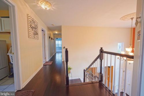 128 Betsy Ross Way, West Deptford NJ 08096-6872 exterior