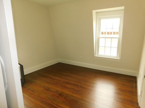 327 Quincy St, Fall River MA  02720-4421 exterior