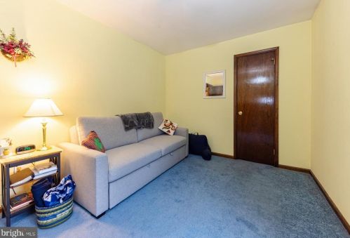 34 Pelham Dr, West Deptford NJ 08051-1736 exterior