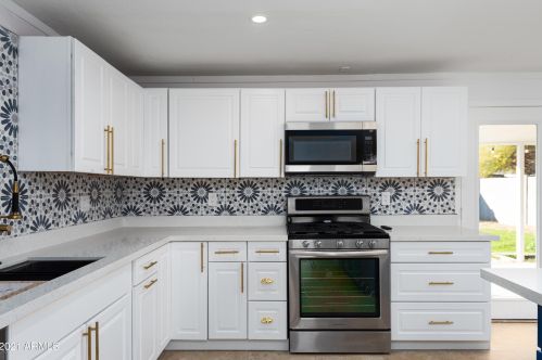 3767 Captain Dreyfus Ave, Phoenix AZ 85032-6672 exterior