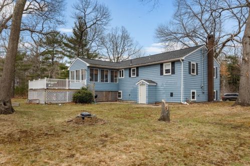 105 Hall Dr, Hingham MA 02061-1813 exterior