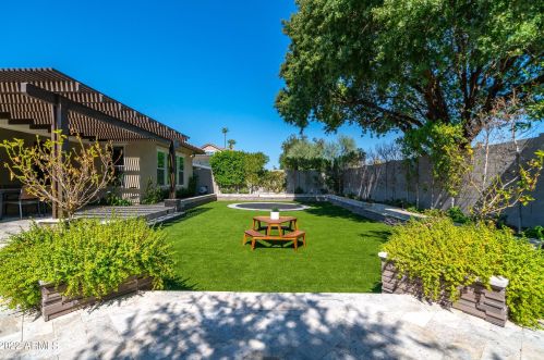 5311 2nd St, Phoenix AZ 85085-7756 exterior