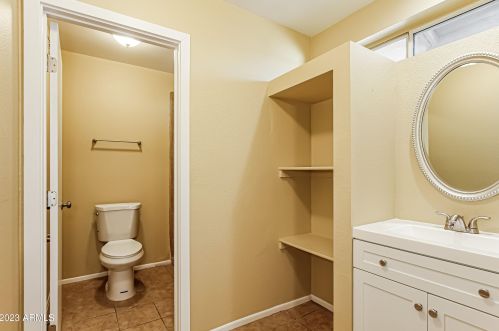 4610 75th Dr, Phoenix AZ  85033-1206 exterior