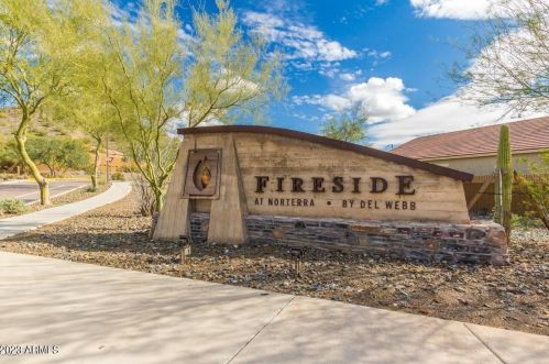 1751 Desperado Way, Phoenix AZ  85085-6330 exterior