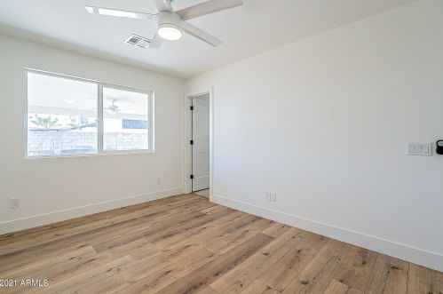 3202 Captain Dreyfus Ave, Phoenix AZ 85032-6706 exterior