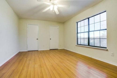 2126 Country Oaks Dr, Garland TX  75040-4065 exterior