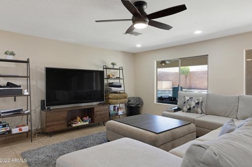 2931 Carson Rd, Phoenix AZ  85041-6340 exterior