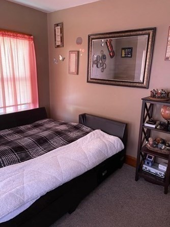 72 Winsor St, New Bedford MA 02744-1843 exterior