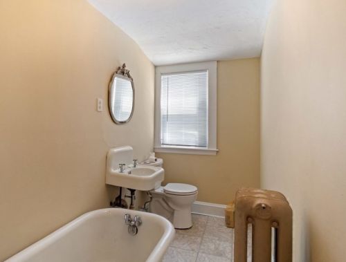 119 Washington St, Newton MA 02458-2250 exterior